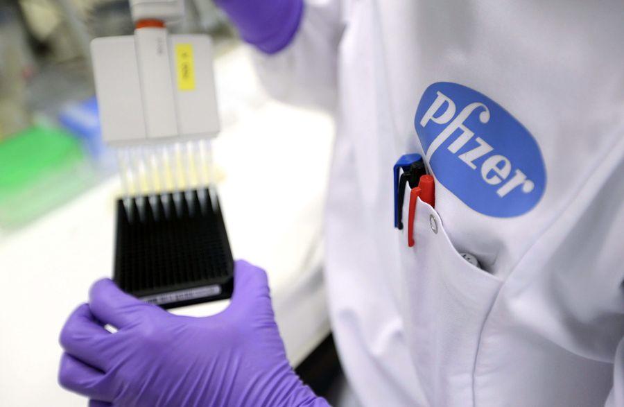 Євросоюз додатково замовив 20 млн доз вакцини Pfizer
