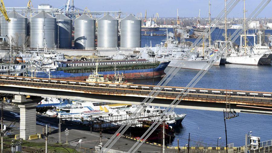 Міністр інфраструктури розповів, кораблі яких країн вивозитимуть зерно з України