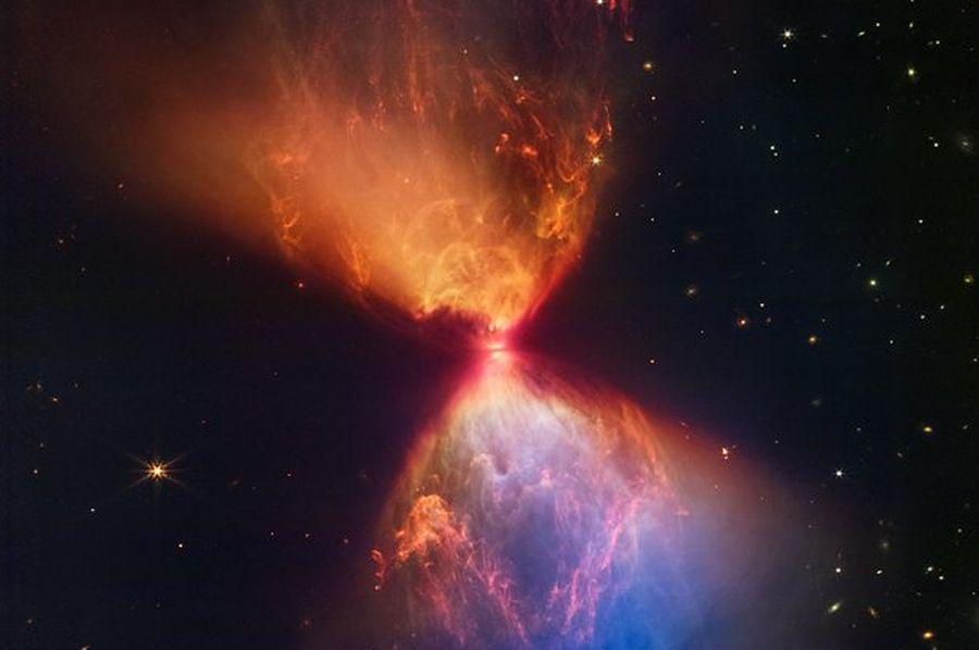 Опубліковано отриманий телескопом Вебба знімок зірки, що народжується