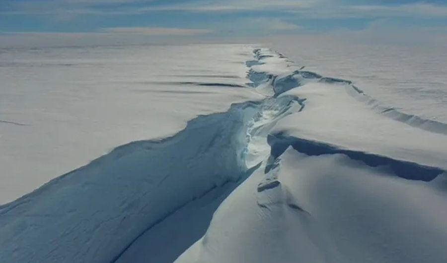 В Антарктиді від льодовика відколовся айсберг розміром із Лондон