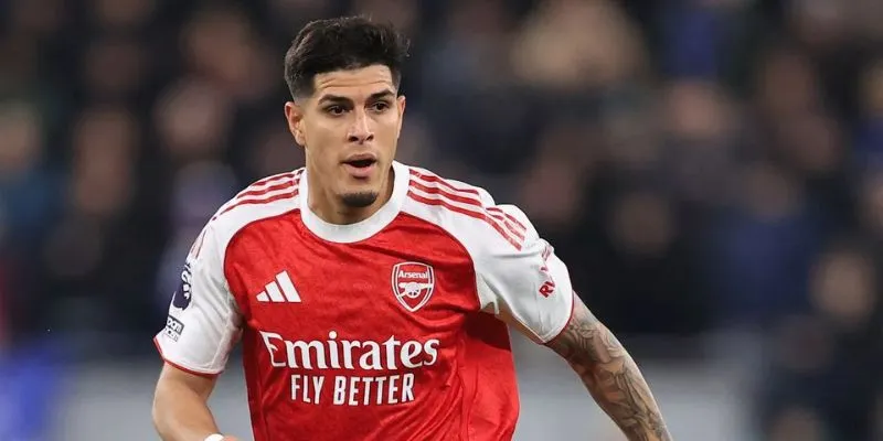 Fan Arsenal bức xúc vì Hincapie