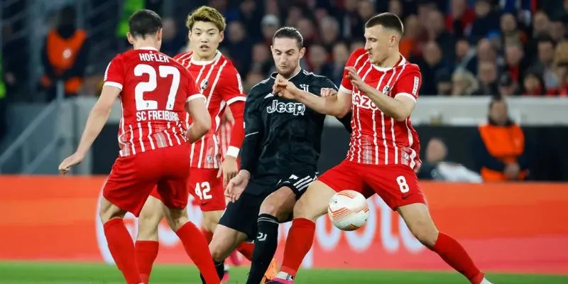 Freiburg là đội bóng nổi tiếng về sự kỷ luật và ổn định 