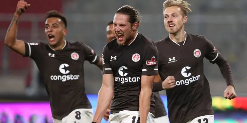 St. Pauli đang trải qua giai đoạn đầy giông bão tại Bundesliga